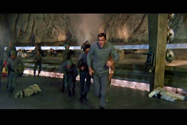 Com 007 só se vive duas vezes foto 2